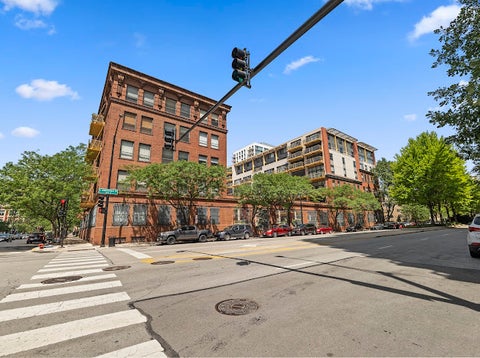 Photo of 1910 S Indiana Avenue #417, Chicago, IL 60616 (MLS # 12698783)