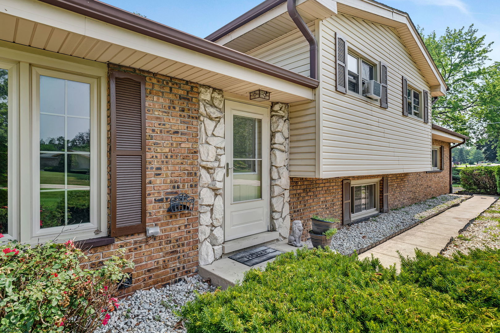 20W260 Meadow Lane