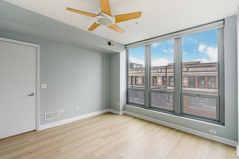 Tiny photo for 565 W Quincy Street #1008, Chicago, IL 60661 (MLS # 12463567)