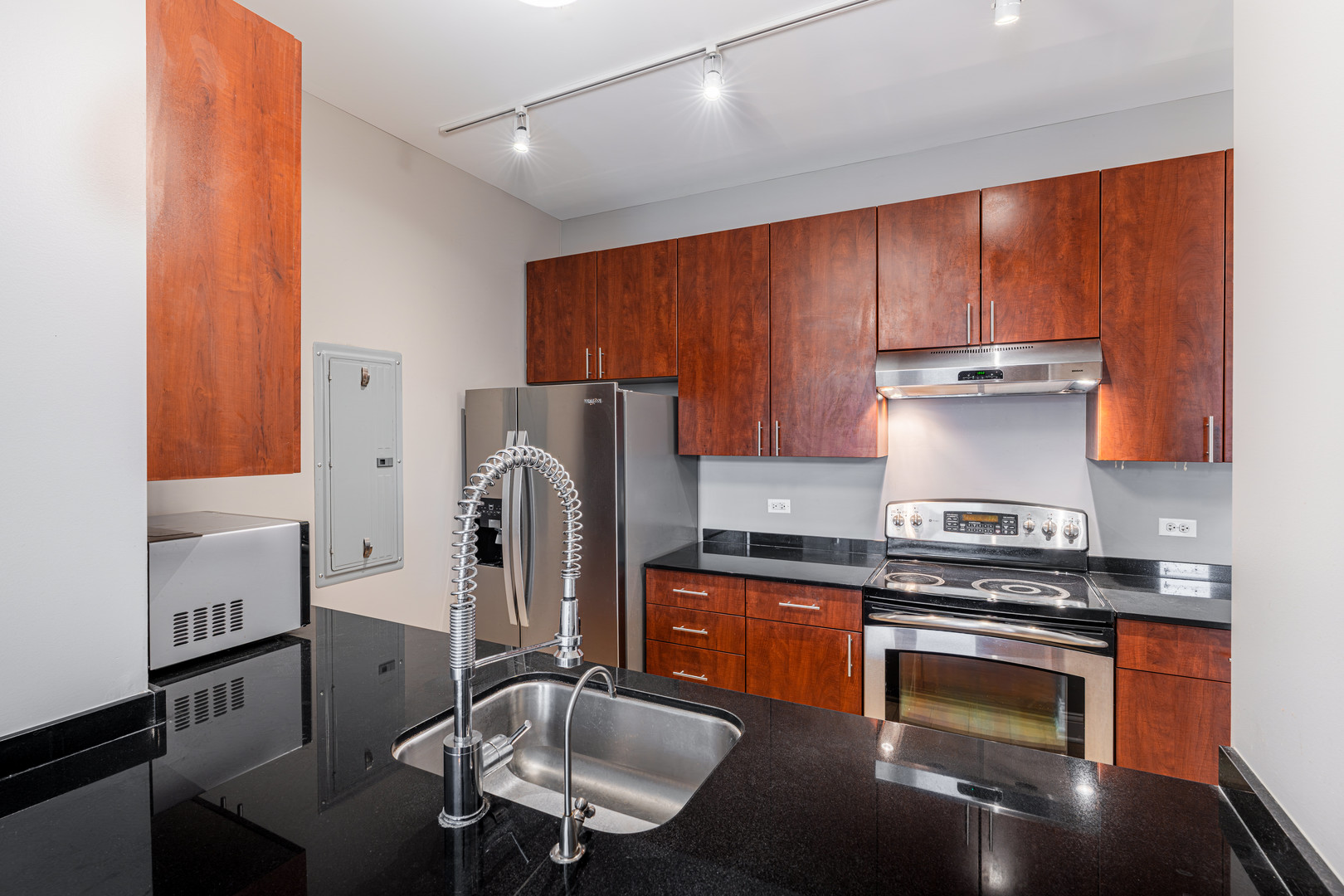 565 W Quincy Street 1008