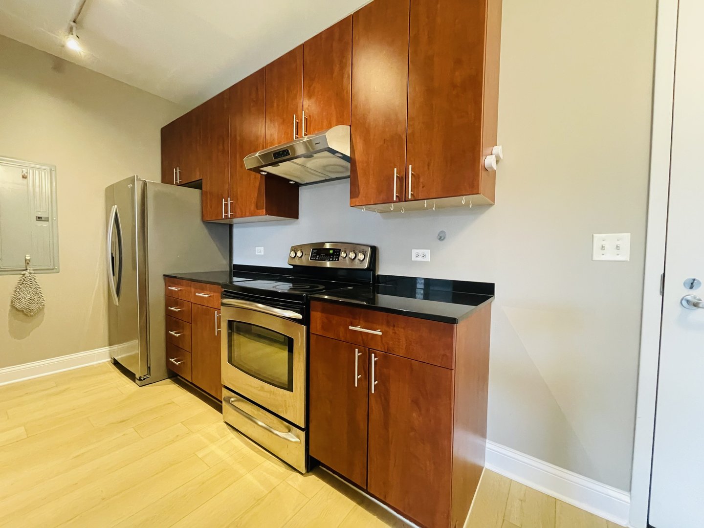 565 W Quincy Street 1008