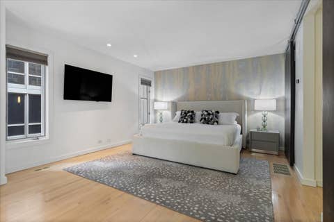 Tiny photo for 345 W BARRY Avenue #8, Chicago, IL 60657 (MLS # 12737973)