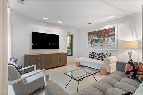 Tiny photo for 345 W BARRY Avenue #8, Chicago, IL 60657 (MLS # 12737973)