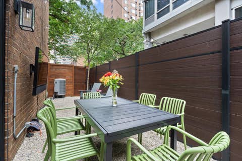Tiny photo for 345 W BARRY Avenue #8, Chicago, IL 60657 (MLS # 12737973)