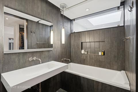 Tiny photo for 345 W BARRY Avenue #8, Chicago, IL 60657 (MLS # 12737973)