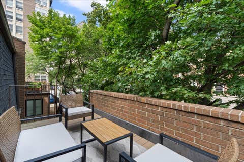 Tiny photo for 345 W BARRY Avenue #8, Chicago, IL 60657 (MLS # 12737973)