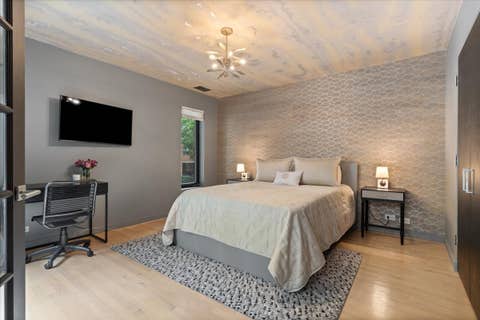 Tiny photo for 345 W BARRY Avenue #8, Chicago, IL 60657 (MLS # 12737973)
