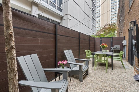 Tiny photo for 345 W BARRY Avenue #8, Chicago, IL 60657 (MLS # 12737973)
