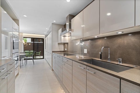 Tiny photo for 345 W BARRY Avenue #8, Chicago, IL 60657 (MLS # 12737973)