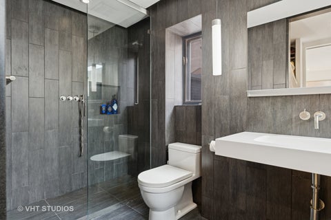 Tiny photo for 345 W BARRY Avenue #8, Chicago, IL 60657 (MLS # 12737973)