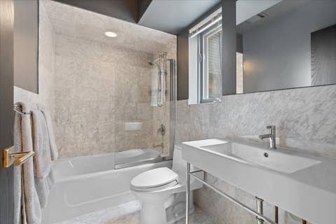 Tiny photo for 345 W BARRY Avenue #8, Chicago, IL 60657 (MLS # 12737973)