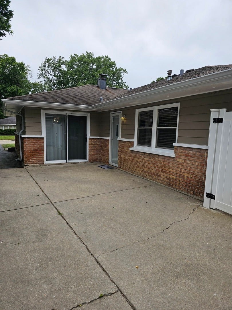 412 Suwanee Street