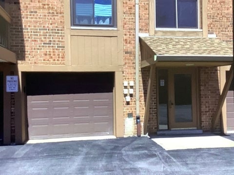 Tiny photo for 8090 Garfield Avenue #3-1, Burr Ridge, IL 60527 (MLS # 12667670)