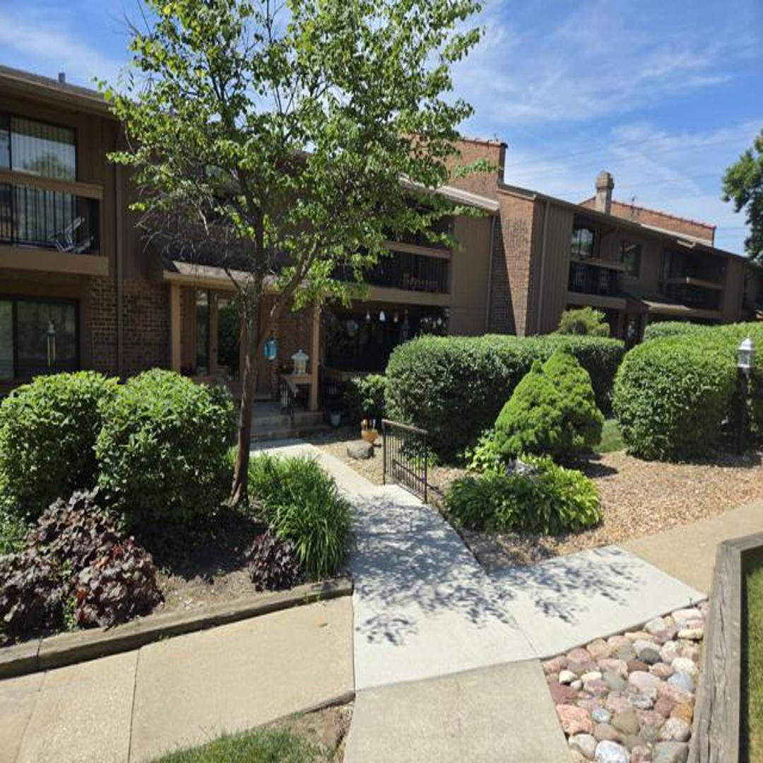 8090 Garfield Avenue 3-1