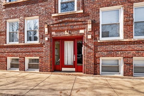 Photo of 4740 N Hamilton Avenue #1, Chicago, IL 60625 (MLS # 12572336)