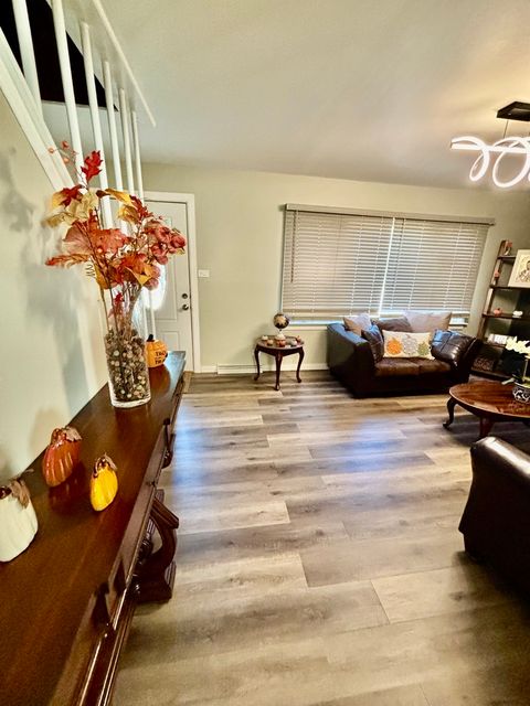 Tiny photo for 6737 104th Place, Chicago Ridge, IL 60415 (MLS # 12479675)