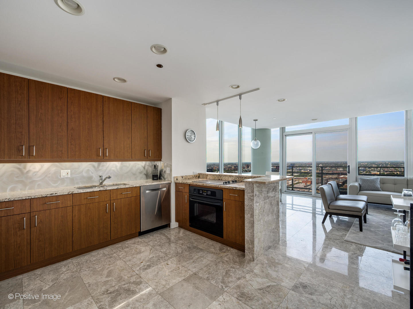 737 W Washington Boulevard 3310