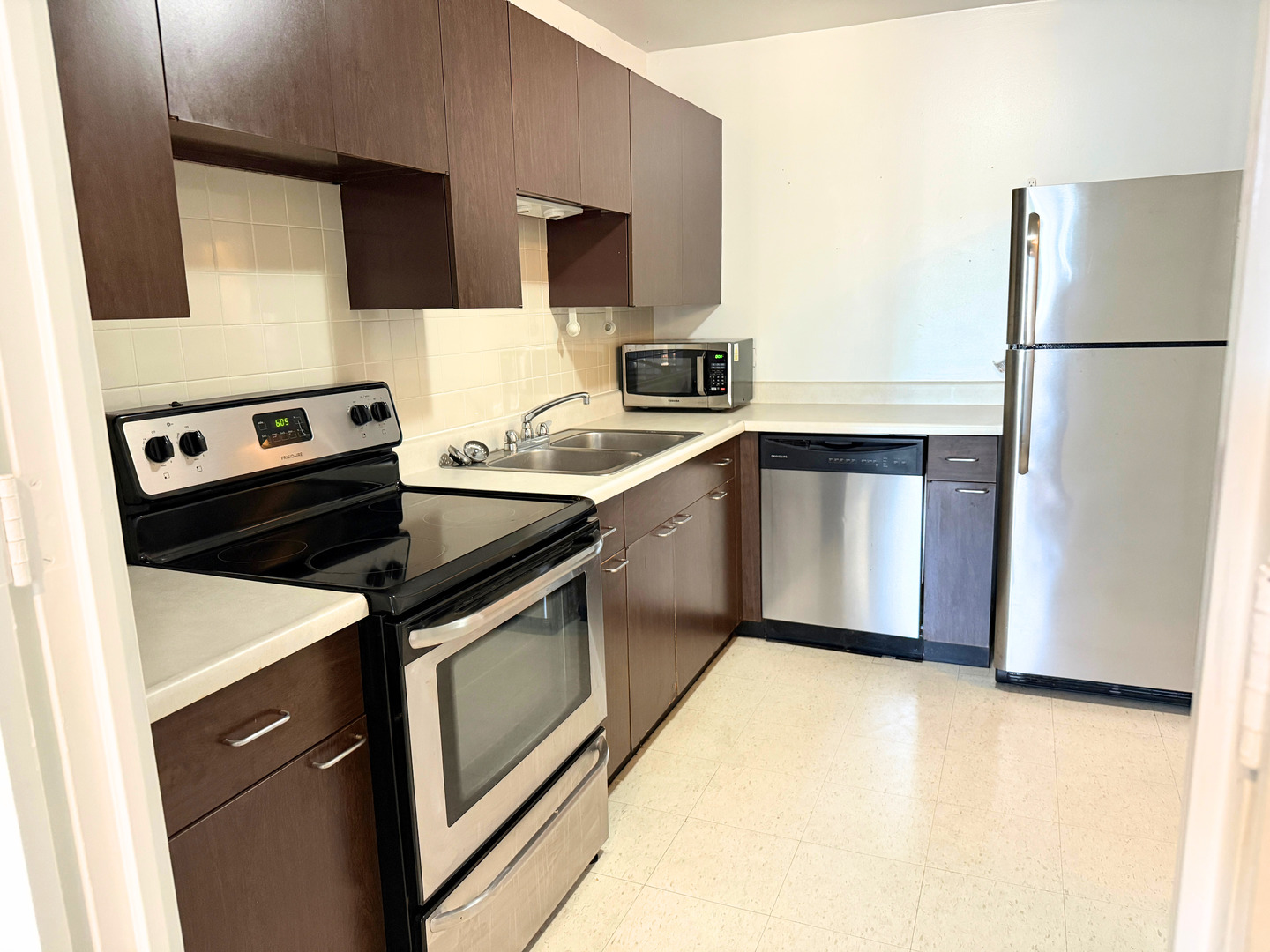 1660 N LaSalle Drive 208