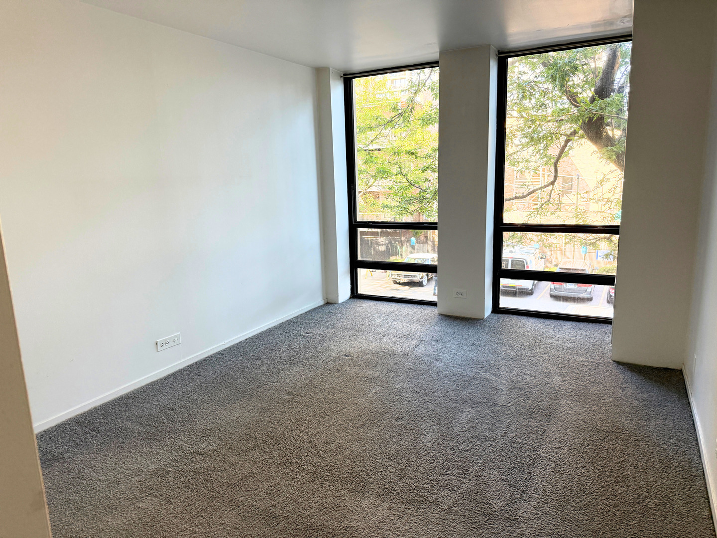 1660 N LaSalle Drive 208