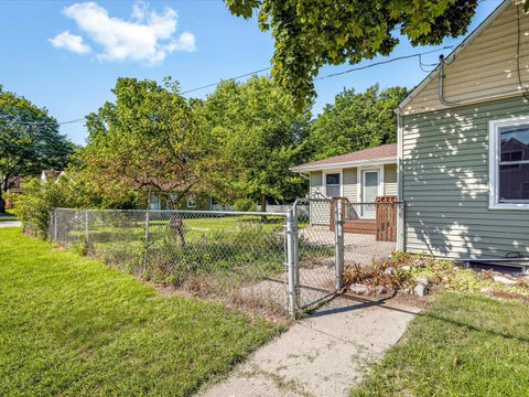 Tiny photo for 631 Sheridan Drive, Loves Park, IL 61111 (MLS # 12744882)