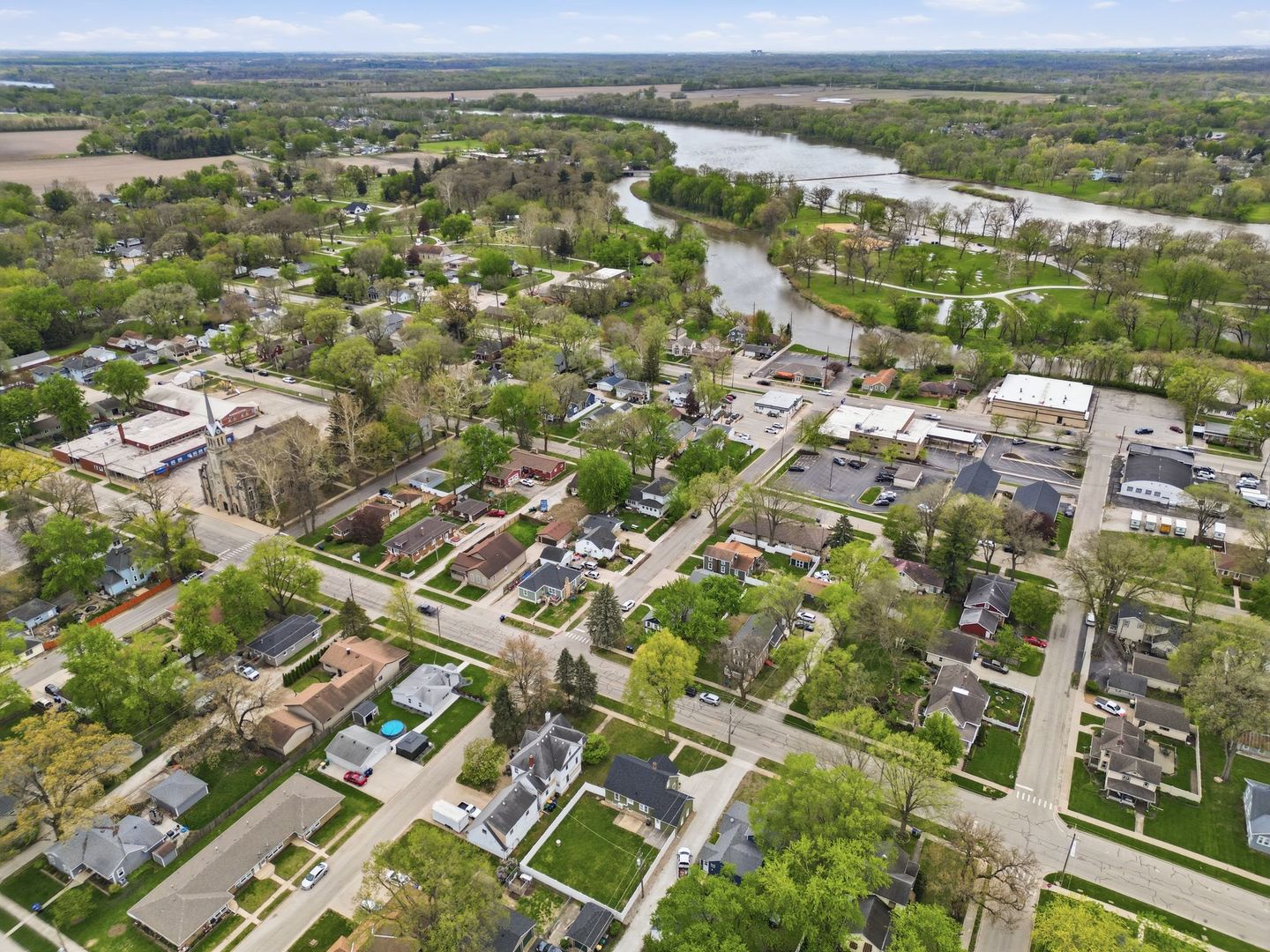 417 S Kankakee Street