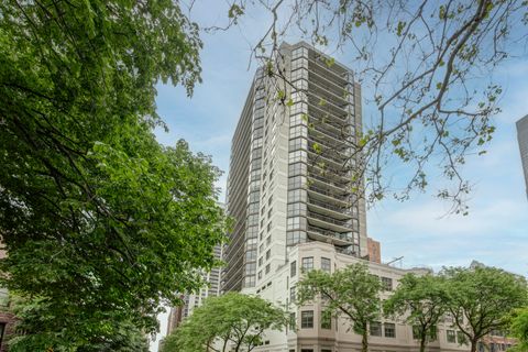Tiny photo for 33 W Delaware Place #19H, Chicago, IL 60610 (MLS # 12467806)