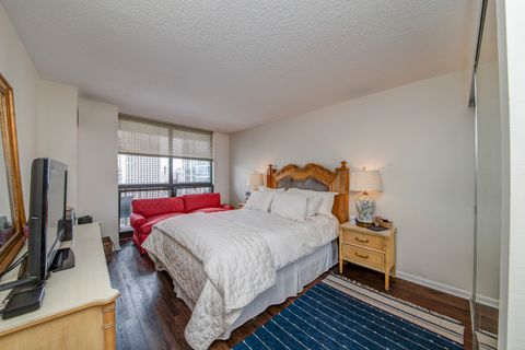 Tiny photo for 33 W Delaware Place #19H, Chicago, IL 60610 (MLS # 12467806)