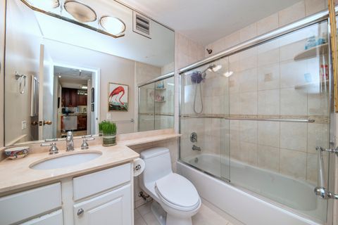 Tiny photo for 33 W Delaware Place #19H, Chicago, IL 60610 (MLS # 12467806)