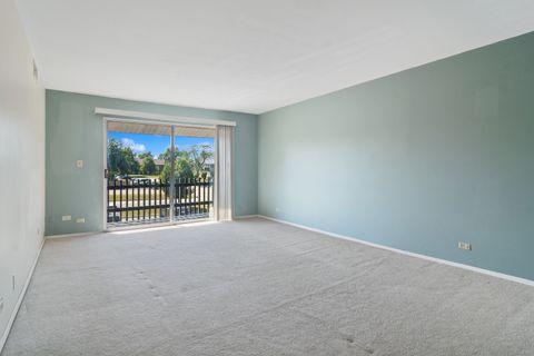 Tiny photo for 24A Kingery Quarter #202, Willowbrook, IL 60527 (MLS # 12465797)