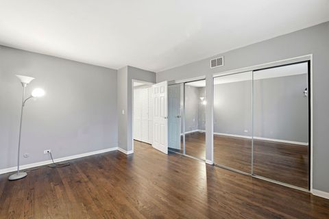 Tiny photo for 9350 Bay Colony Drive #3W, Des Plaines, IL 60016 (MLS # 12566702)