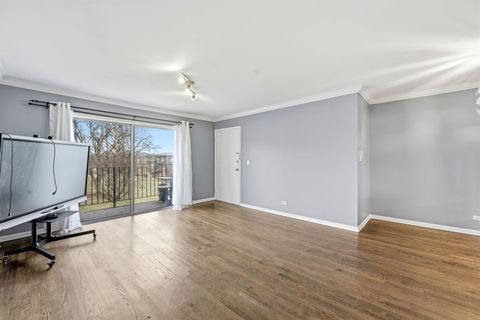 Tiny photo for 9350 Bay Colony Drive #3W, Des Plaines, IL 60016 (MLS # 12566702)