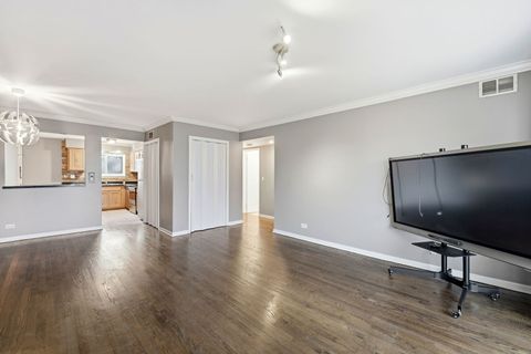 Tiny photo for 9350 Bay Colony Drive #3W, Des Plaines, IL 60016 (MLS # 12566702)