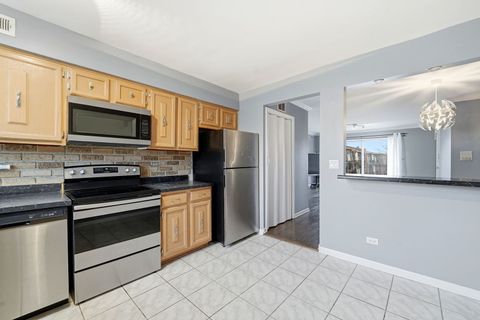 Tiny photo for 9350 Bay Colony Drive #3W, Des Plaines, IL 60016 (MLS # 12566702)