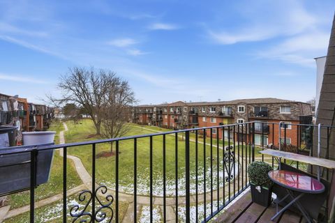 Tiny photo for 9350 Bay Colony Drive #3W, Des Plaines, IL 60016 (MLS # 12566702)