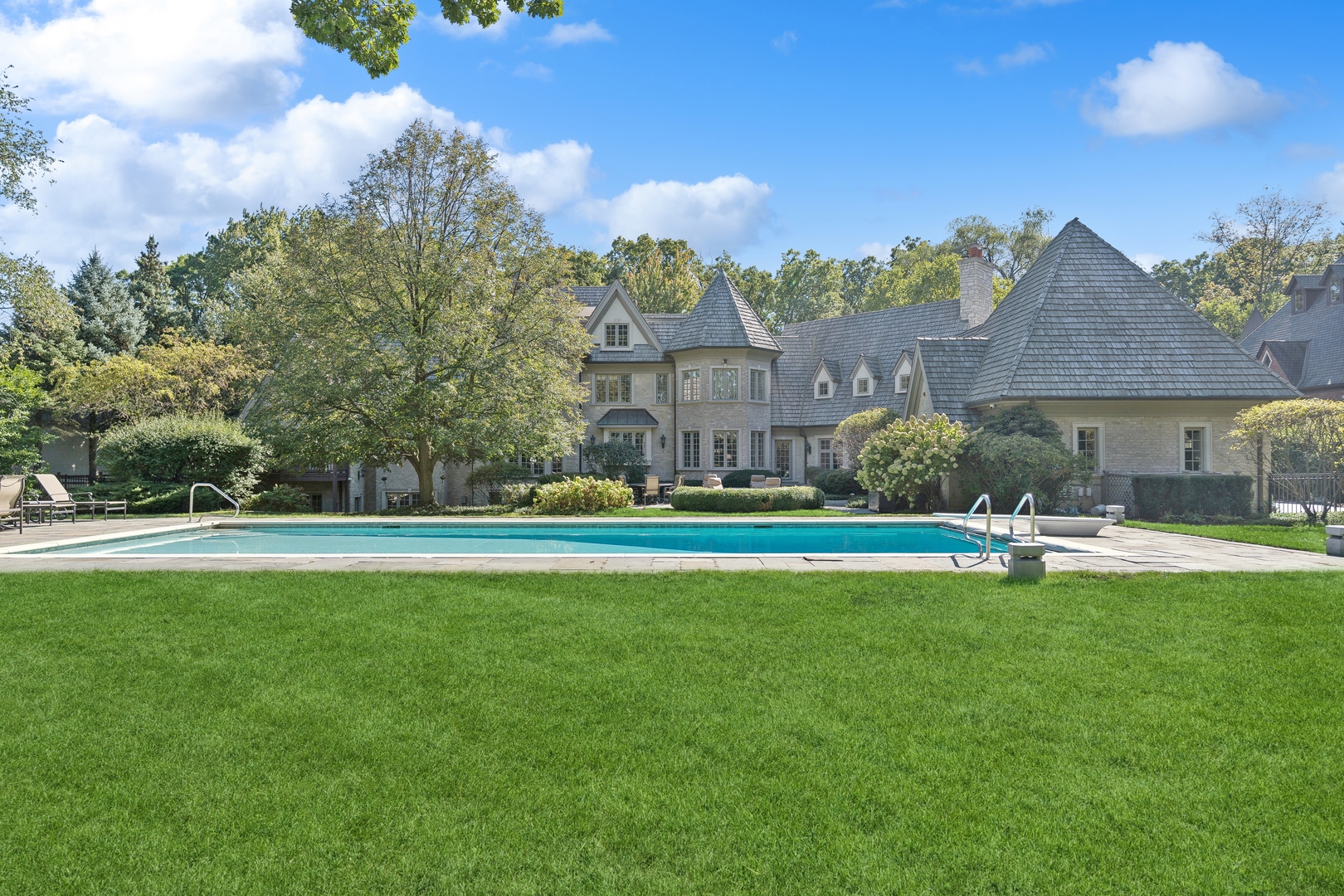 3102 White Oak Lane