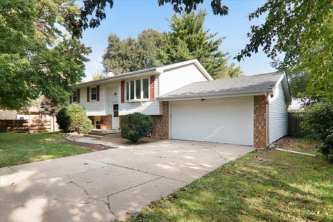 Photo of 1706 Erin Drive, Normal, IL 61761 (MLS # 12759495)