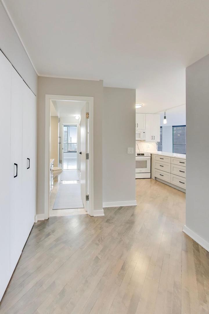 405 N Wabash Avenue 4904