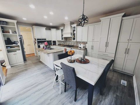 Tiny photo for 347 Arbor Glen Boulevard, Schaumburg, IL 60195 (MLS # 12583051)