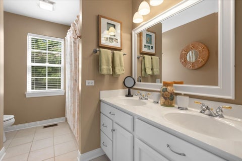 Tiny photo for 305 Morgan Lane, Fox River Grove, IL 60021 (MLS # 12689882)