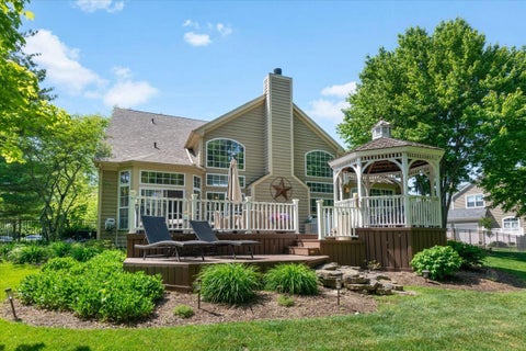 Tiny photo for 305 Morgan Lane, Fox River Grove, IL 60021 (MLS # 12689882)