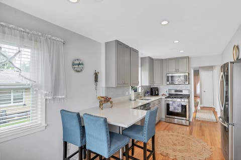 Tiny photo for 7008 W Montrose Avenue, Norridge, IL 60706 (MLS # 12666538)