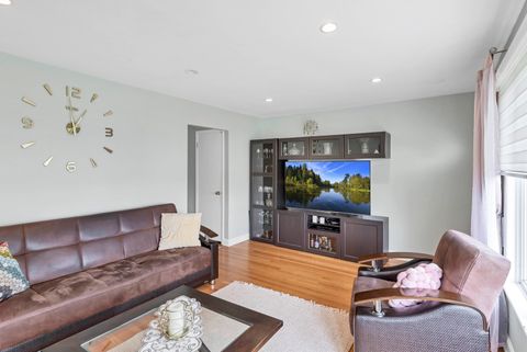Tiny photo for 7008 W Montrose Avenue, Norridge, IL 60706 (MLS # 12666538)