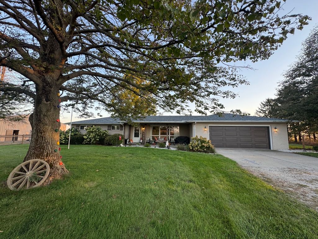 Photo for 12944 Ospur Road, Clinton, IL 61727 (MLS # 12499184)