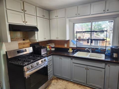 Tiny photo for 1619 Eastmoreland Avenue, Rockford, IL 61108 (MLS # 12606486)