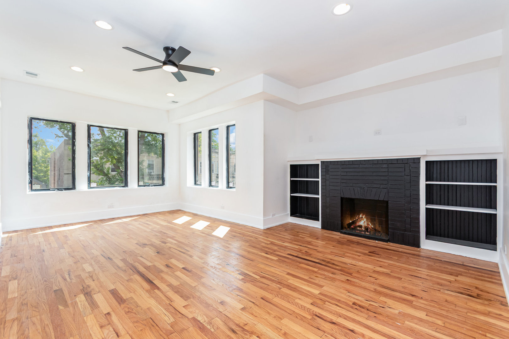 6336 S EBERHART Avenue