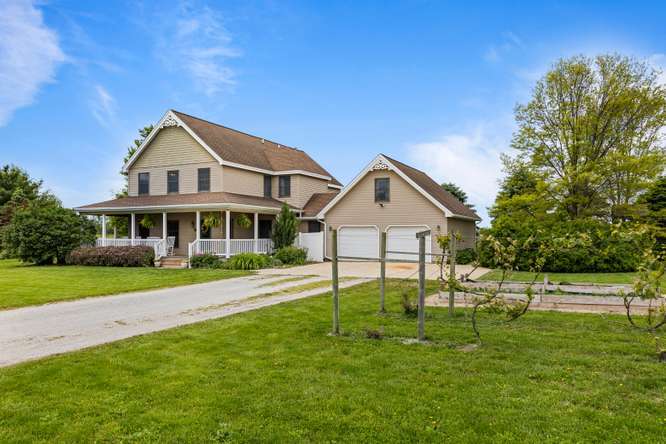1081 County Road 1200 E