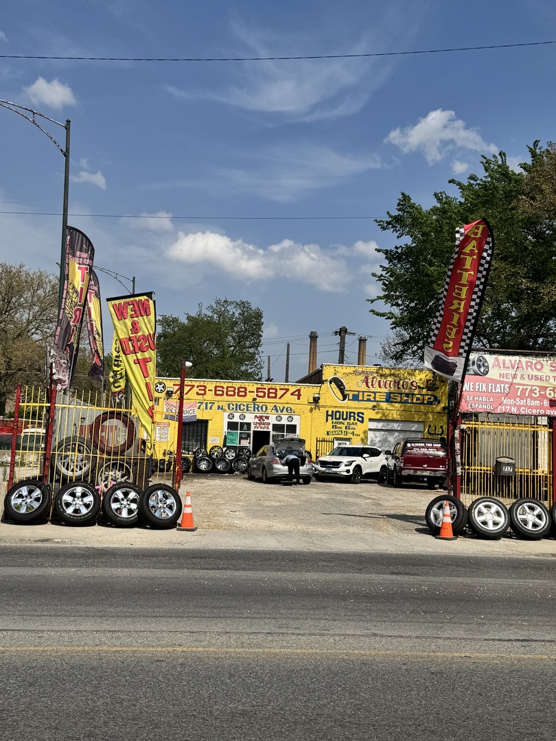 717 N Cicero Avenue