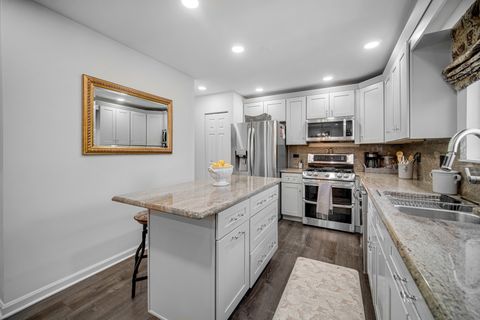 Tiny photo for 9209 Jasmine Way, Fox River Grove, IL 60021 (MLS # 12485557)
