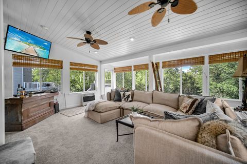 Tiny photo for 9209 Jasmine Way, Fox River Grove, IL 60021 (MLS # 12485557)