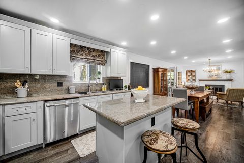 Tiny photo for 9209 Jasmine Way, Fox River Grove, IL 60021 (MLS # 12485557)